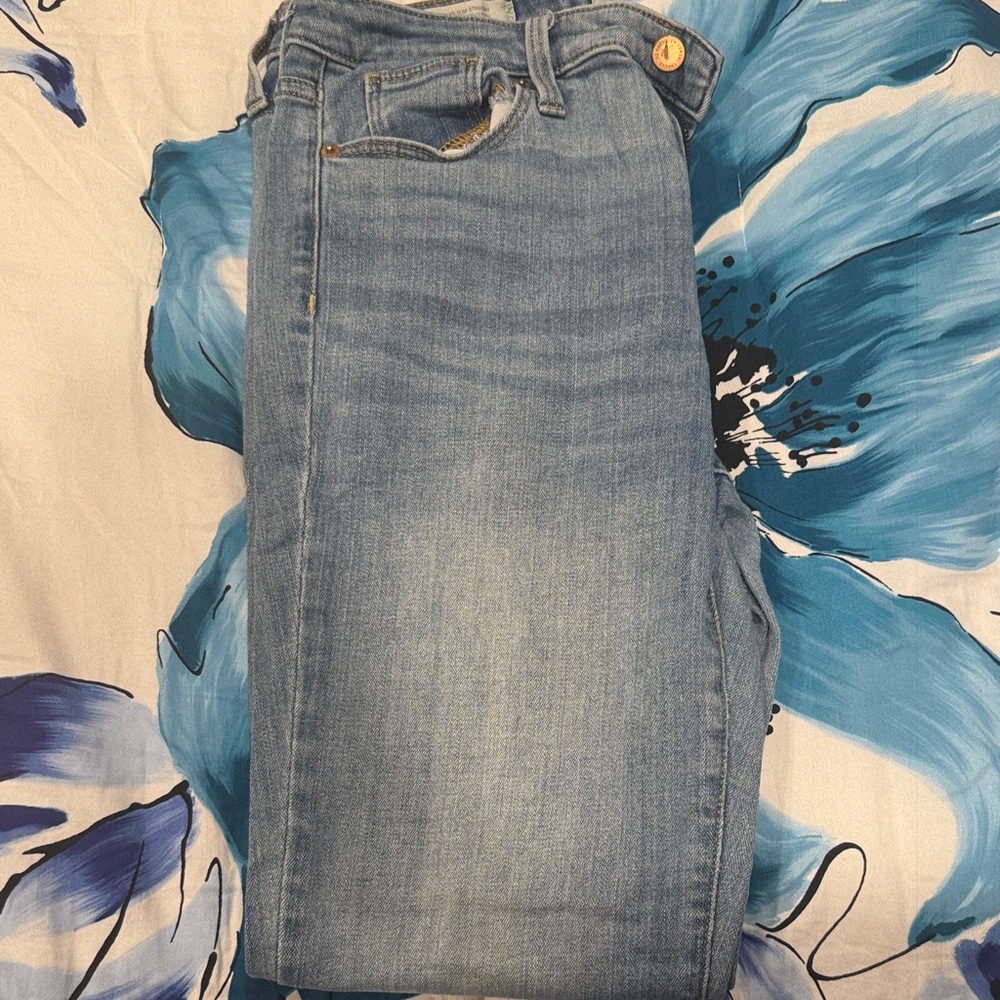 Universal Thread Light Blue Straight Leg Jeans